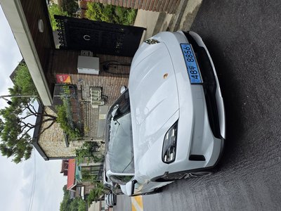2024 Porsche TAYCAN photo 4