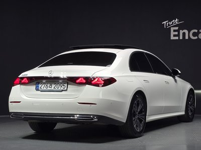 MERCEDES-BENZ E-CLASS - 4