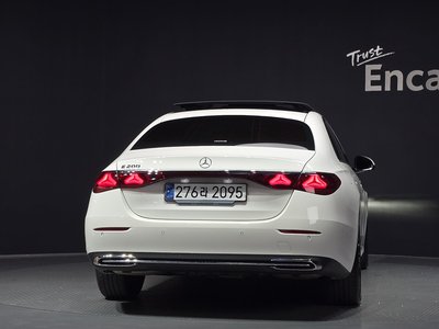 MERCEDES-BENZ E-CLASS - 3