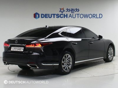 صورة 4 لـ 2020 Lexus LS