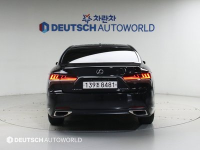 صورة 3 لـ 2020 Lexus LS