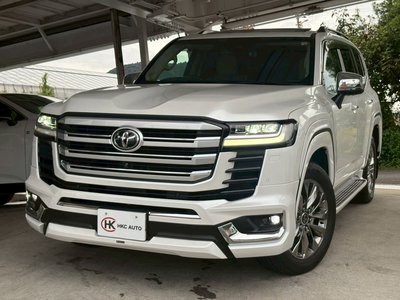 TOYOTA LAND CRUISER 300