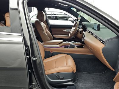 2024 Genesis GV70 — миниатюра 17