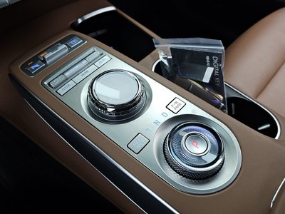 2024 Genesis GV70 — миниатюра 12