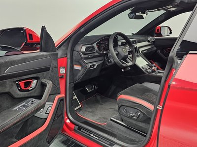 LAMBORGHINI URUS - 10