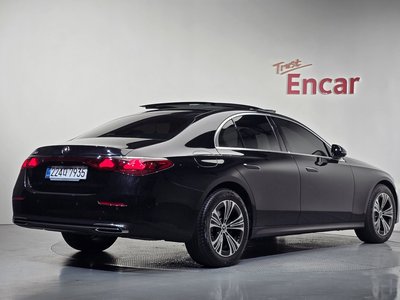 2025 Mercedes-BENZ E-CLASS 照片 3
