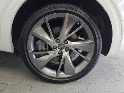 صورة 8 لـ 2023 Genesis GV70