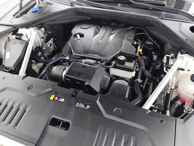 صورة 7 لـ 2023 Genesis GV70
