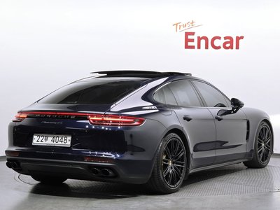 PORSCHE PANAMERA - 3