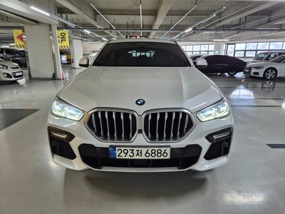 2021 BMW X6 — фото 2