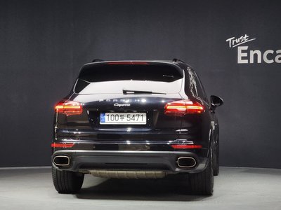 PORSCHE CAYENNE - 3