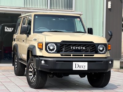 TOYOTA LAND CRUISER 70 - 6