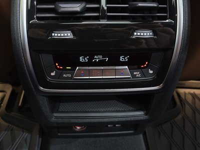 2024 BMW X7 — миниатюра 34