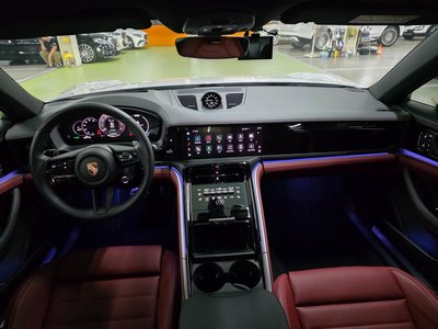 PORSCHE PANAMERA - 8