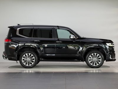 TOYOTA LAND CRUISER - 7