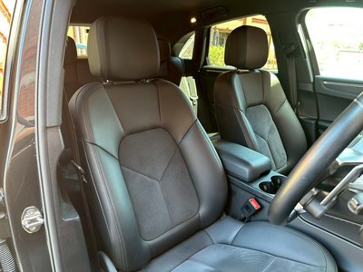 PORSCHE MACAN - 4