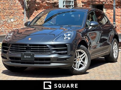PORSCHE MACAN - 1