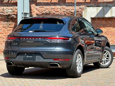 PORSCHE MACAN - 10
