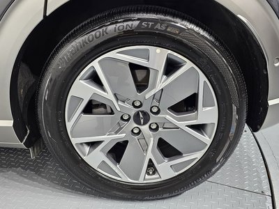 صورة 8 لـ 2022 Genesis GV60