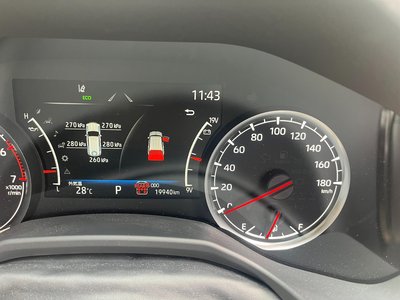 2023 Toyota LAND CRUISER 300 — миниатюра 18