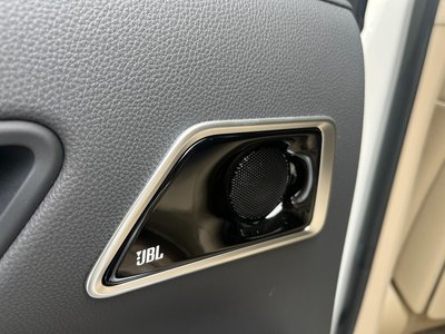 2023 Toyota LAND CRUISER 300 — миниатюра 40