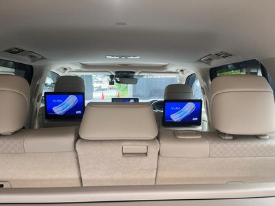 2023 Toyota LAND CRUISER 300 — миниатюра 11
