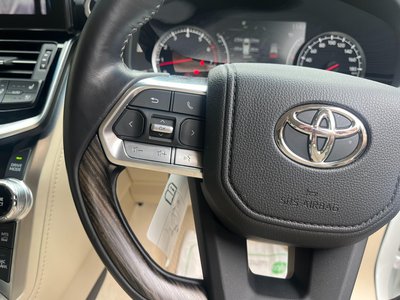 2023 Toyota LAND CRUISER 300 — миниатюра 16