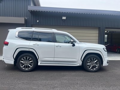 2023 Toyota LAND CRUISER 300 — фото 4