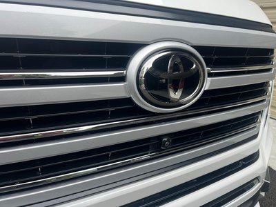 2023 Toyota LAND CRUISER 300 — миниатюра 30