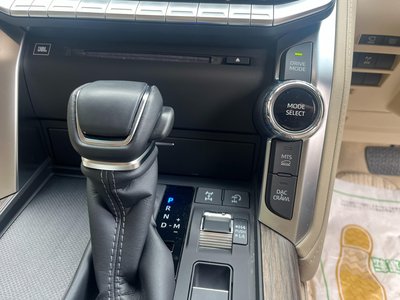 2023 Toyota LAND CRUISER 300 — миниатюра 19