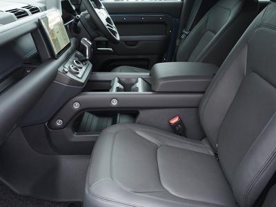 2025 LAND Rover DEFENDER — фото 10