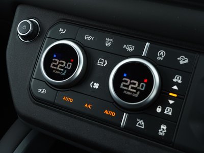 صورة مصغرة 53 لـ 2025 LAND Rover DEFENDER