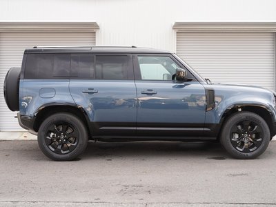 LAND ROVER DEFENDER - 10