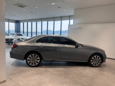 MERCEDES-BENZ E-CLASS - 9