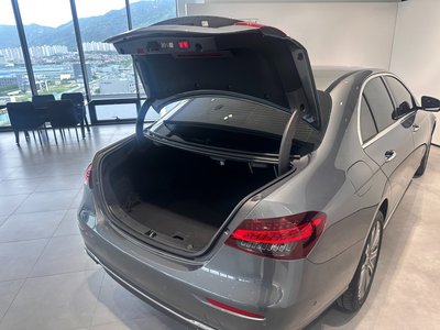 MERCEDES-BENZ E-CLASS - 10