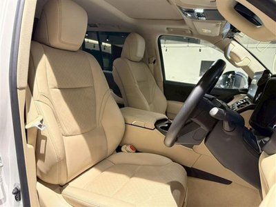 TOYOTA LAND CRUISER 300 - 6