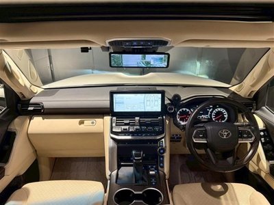 TOYOTA LAND CRUISER 300 - 5