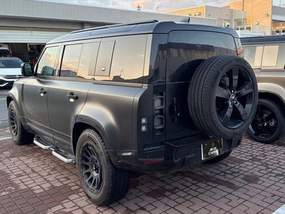 LAND ROVER DEFENDER - 2