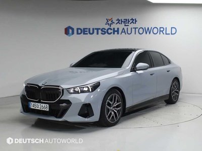 BMW 5 SERIES - 1