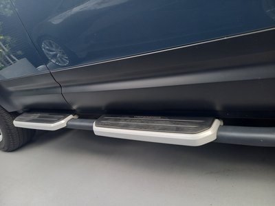 LAND ROVER DEFENDER - 4