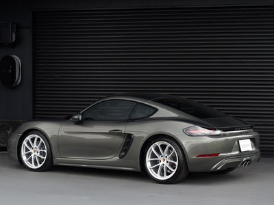 2025 Porsche 718 photo 8
