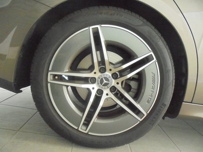 صورة 6 لـ 2025 Mercedes-BENZ E-CLASS