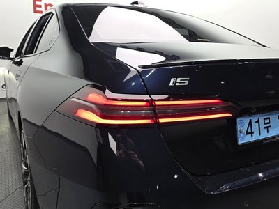 صورة 10 لـ 2023 BMW I5