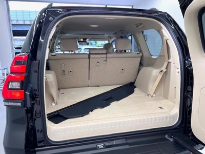 TOYOTA LAND CRUISER PRADO - 8