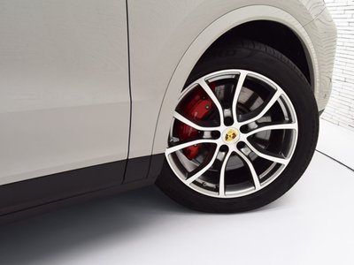 2023 Porsche CAYENNE — миниатюра 20