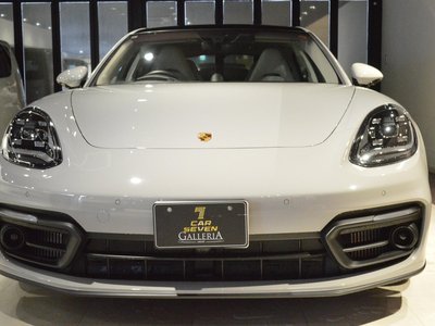 PORSCHE PANAMERA - 4