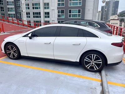 MERCEDES-BENZ EQE - 3