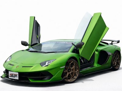 LAMBORGHINI AVENTADOR - 2