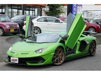 LAMBORGHINI AVENTADOR