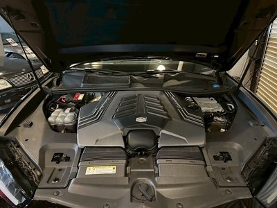 صورة 32 لـ 2019 Lamborghini URUS